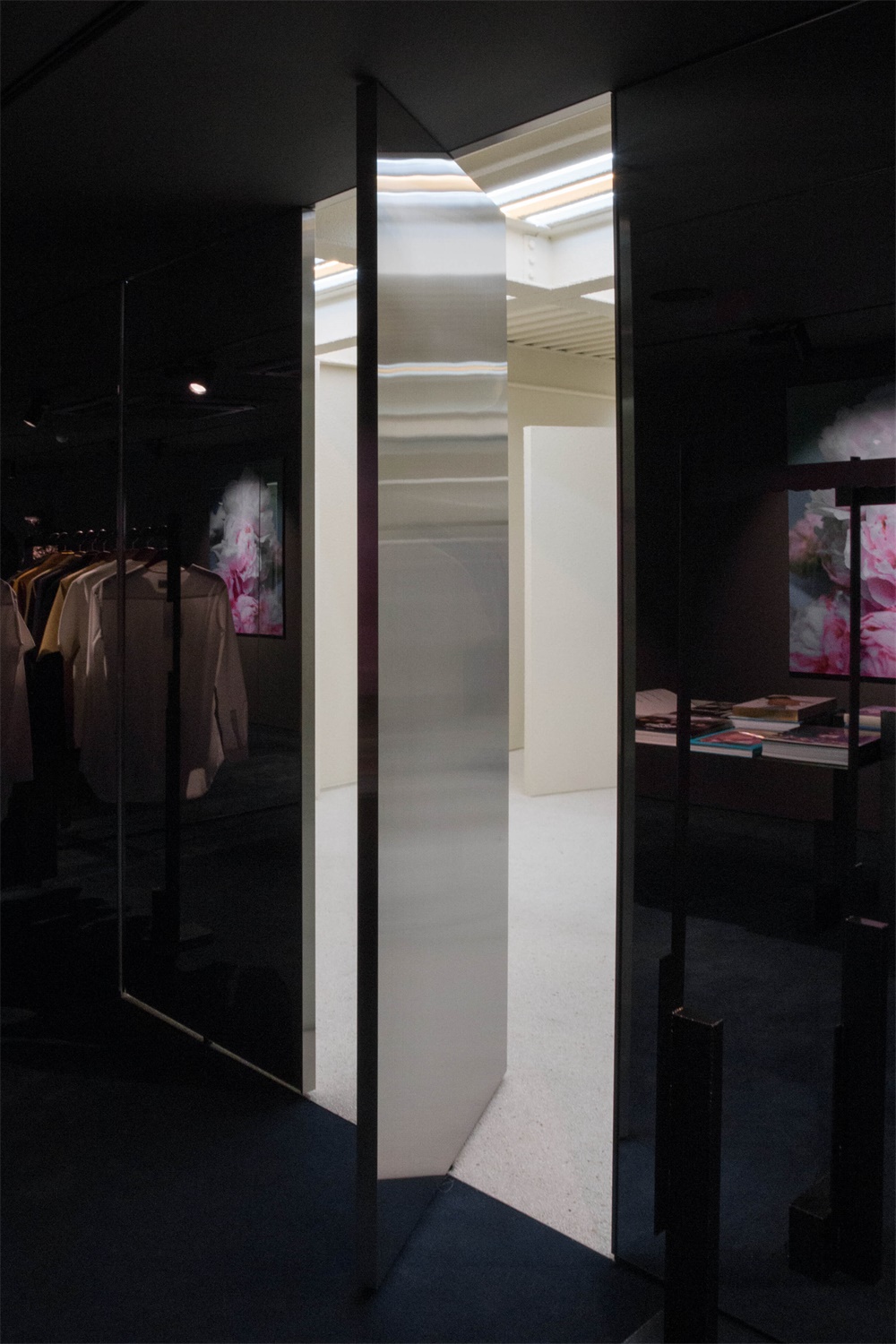 商业空间，国外零售空间设计，旗舰店，首尔，服装品牌旗舰店，项目投稿