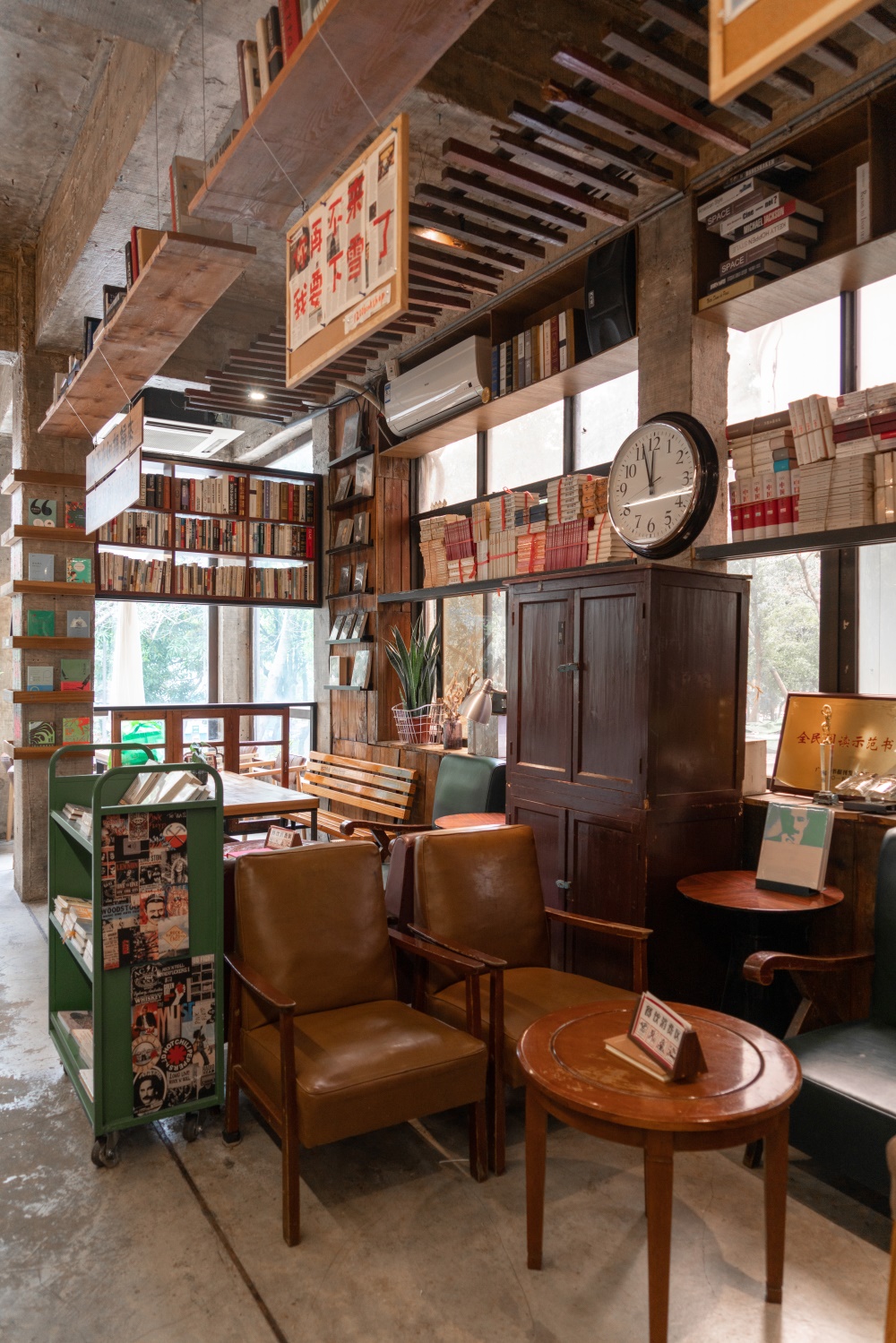商业空间，广州独立书店，独立书店设计，书店设计，广州体育东，1200bookshop，负空间设计，不打烊书店，项目投稿