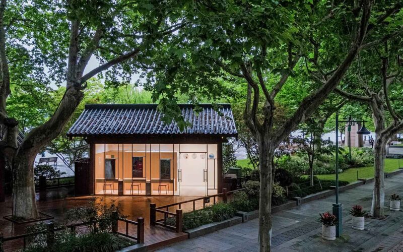形势建筑 l 杭州西湖边的16.5㎡微型汉服体验馆