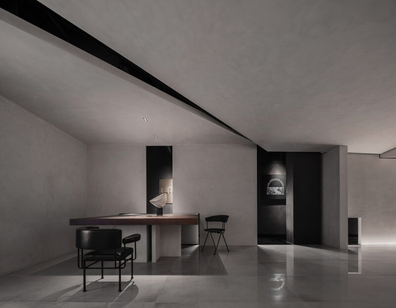 正方良行 | 佛山麦蒙服饰办公前厅