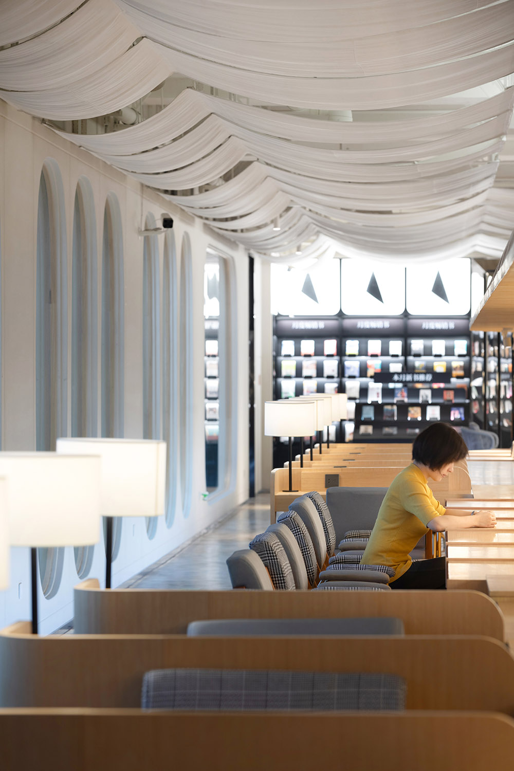 书店设计,商业空间设计,南之山古腾堡星汉书店,重庆南之山古腾堡星汉书店,重庆书店设计,未韬建筑,未韬建筑设计,未韬建筑设计事务所,项目投稿