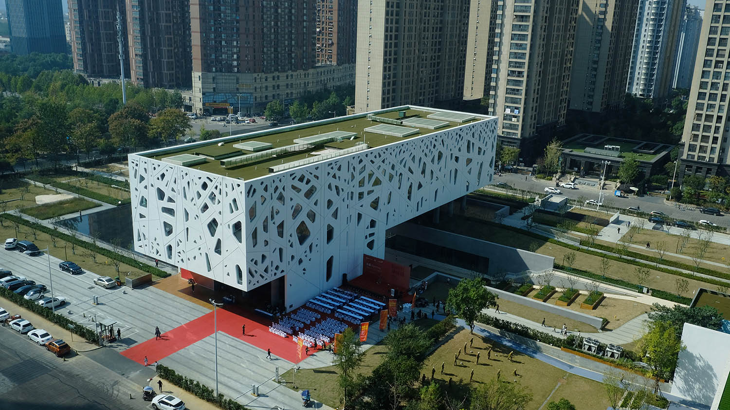 艺术馆设计,中环艺术馆,中环艺术馆设计公司,合肥中环艺术馆,艺术馆,漂浮,艺术与自然,人工与自然,艺术乌托邦,平行线,光与色彩,场所,开放性与社会性,Studio A+,项目投稿