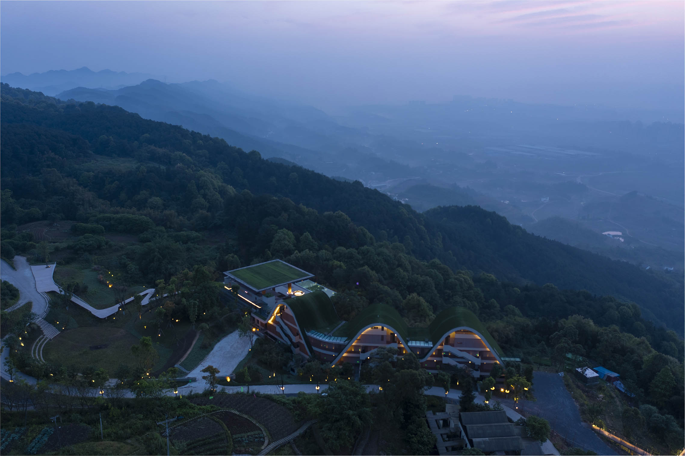 玉峰山·慢屋青麦庄园,里与外设计,慢屋青麦庄园,重庆酒店设计,慢屋酒店,民宿设计,度假酒店设计,玉峰山酒店,玉峰山民宿