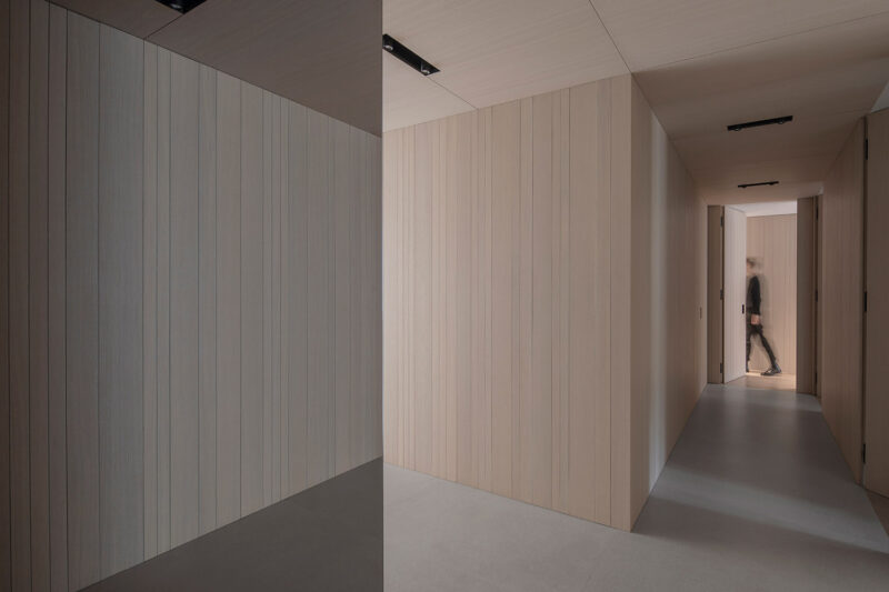 Francesc Rifé Studio〡巴塞罗那原木色+白色极简主义住宅