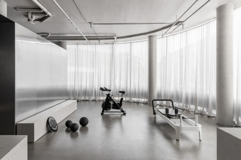 Adam Kane Architects | 节奏与律动感知，硬朗派力量康复中心