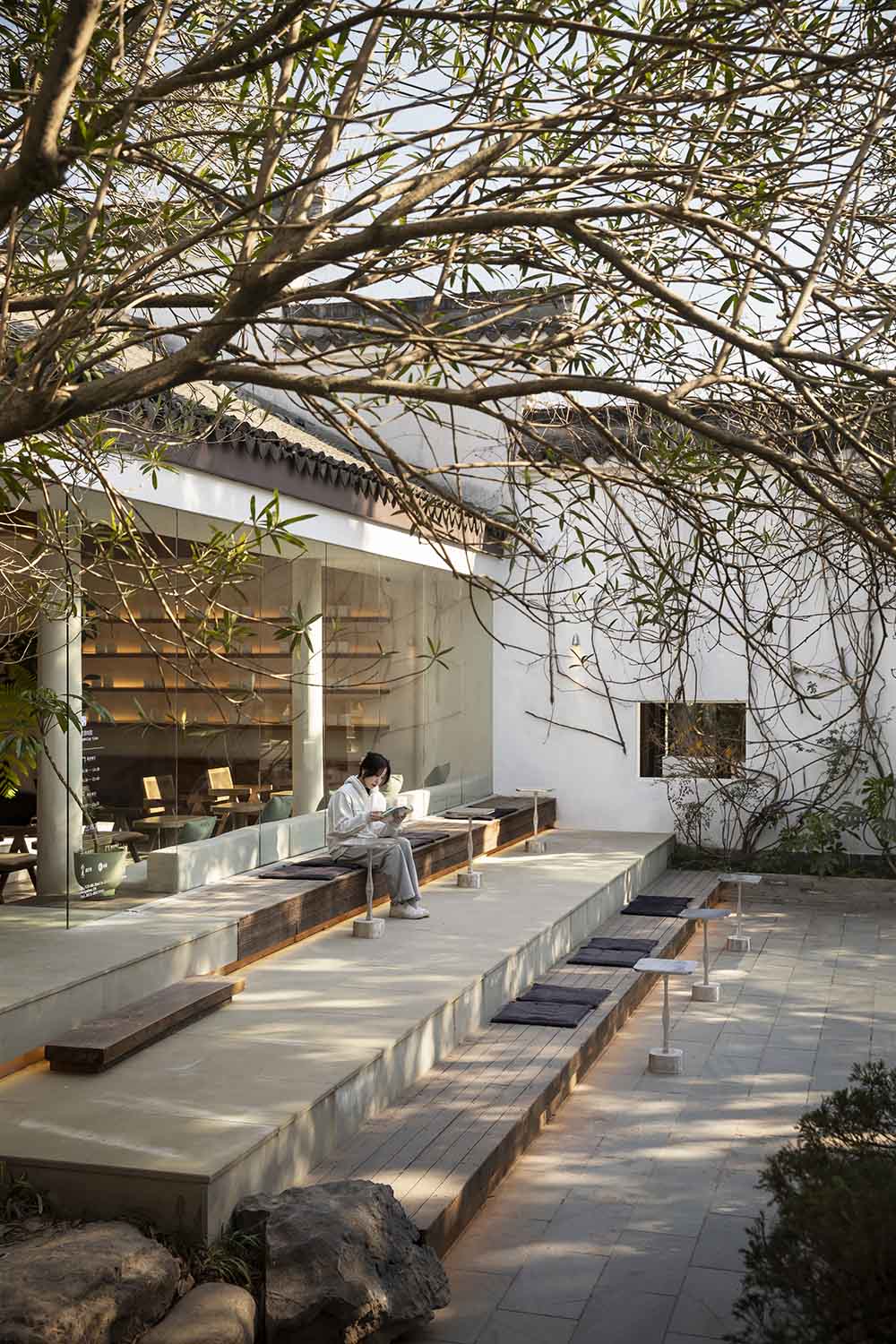 杭州时上建筑空间设计事务所,杭州时上建筑设计,时上建筑,茶饮店设计,餐厅设计,杭州餐厅设计,茶饮店设计案例,杭州茶饮店设计,日出青木,日出青木茶饮店,杭州日出青木,沈墨