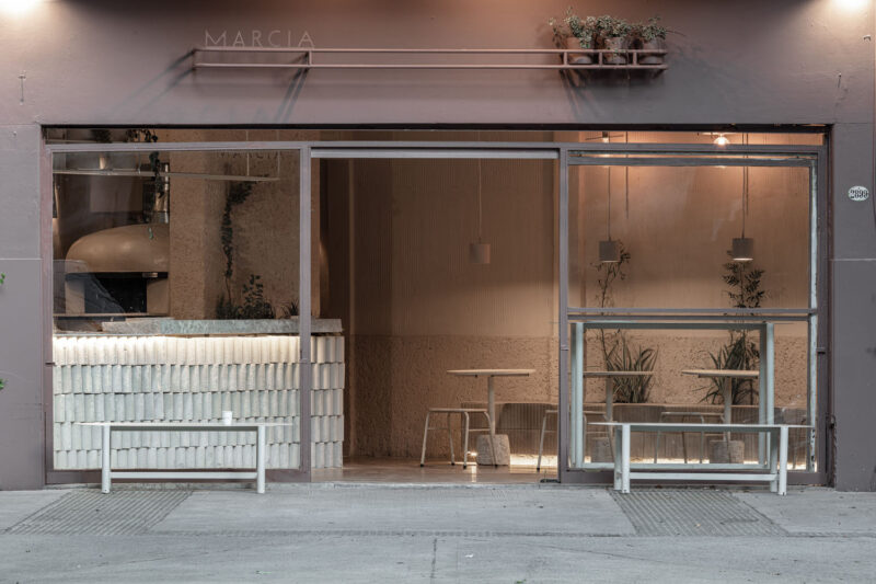 Estudio Grizzo Arquitectos〡50㎡，阿根廷沙色美学披萨店