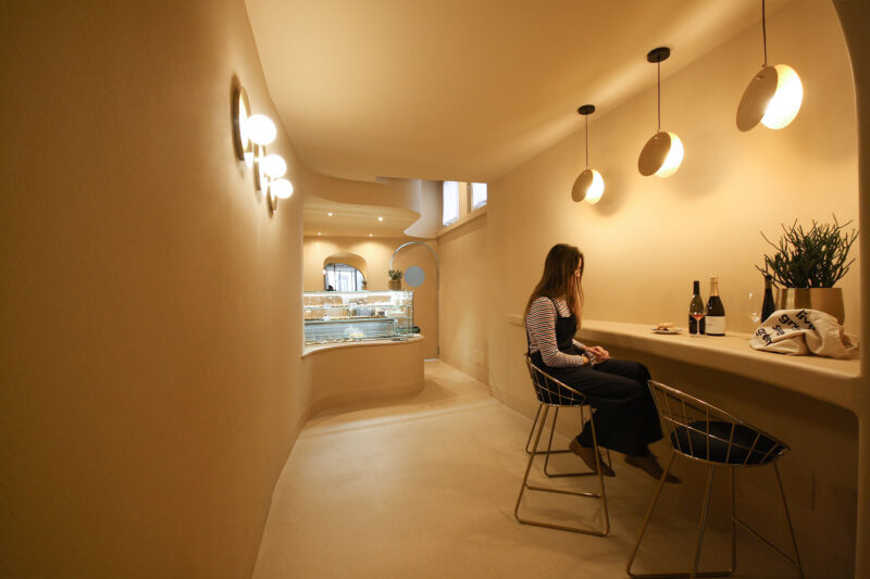 VANDA DESIGNERS | 意大利超长进深店铺里的烘焙糕点店