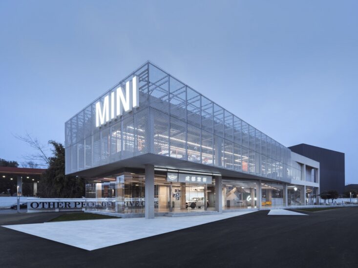 ARCHIHOPE朱海博建筑设计事务所 | 成都宝创MINI展厅综合体