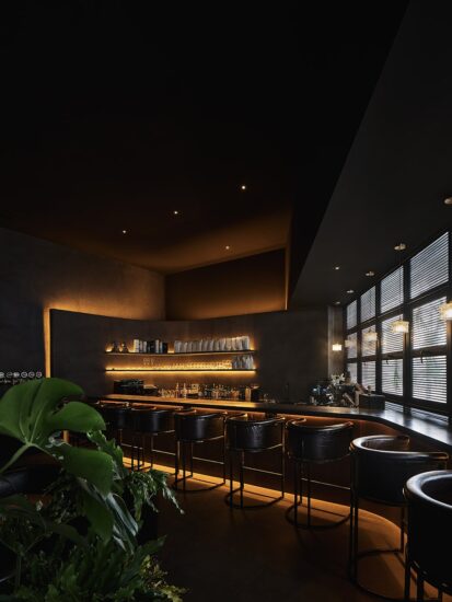 启仓设计 | 宁波N/A Friend Bar-城市里的黑森林