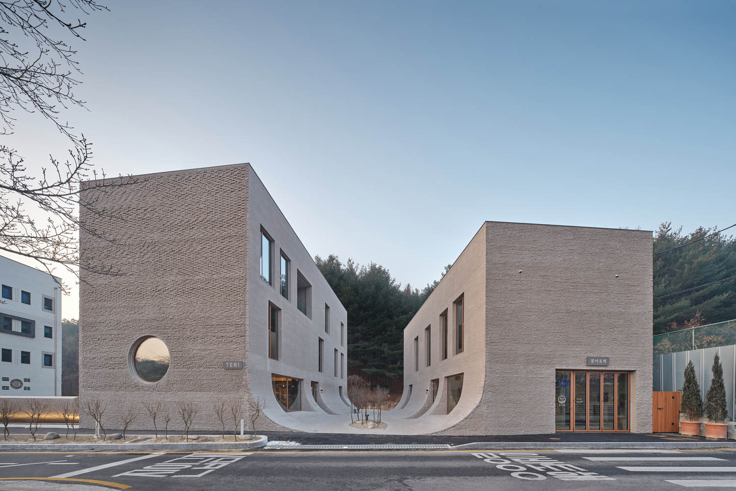 NAMELESS Architecture,咖啡厅设计,咖啡厅设计案例,咖啡厅设计方案,国外咖啡厅设计,Café Teri
