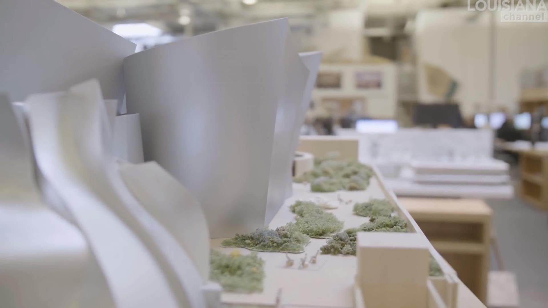 弗兰克·盖里,解构主义建筑之父,解构主义建筑,Frank Gehry,建筑大师视频,弗兰克·盖里作品,建筑界的艺术大师