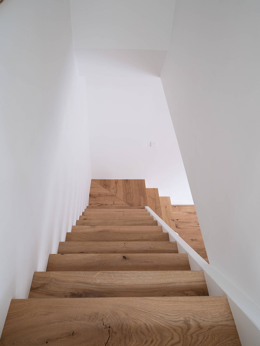 Ruetemple Studio,阁楼设计案例,小公寓设计案例,瑞典,95㎡,白色+原木风,阁楼装修,阁楼设计方案,公寓设计