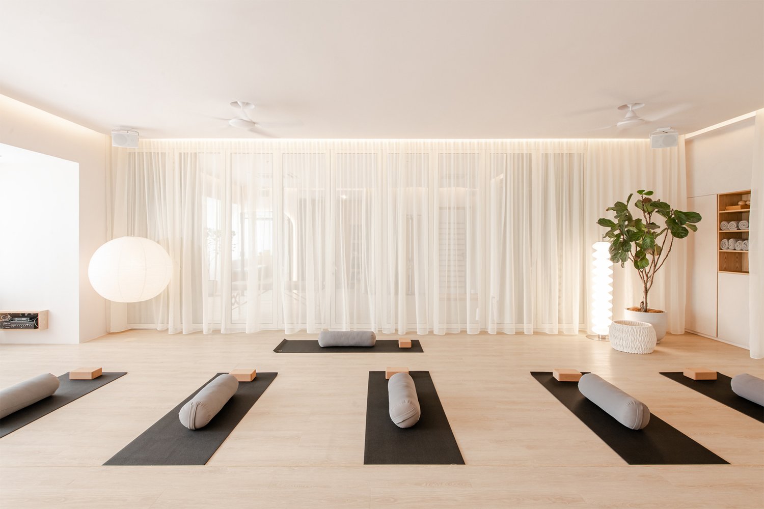 瑜伽工作室设计,Studio Kanta,瑜伽室设计案例,吉隆坡,230㎡,Stretch & Flow,瑜伽工作室设计方案,诊所,诊所设计方案