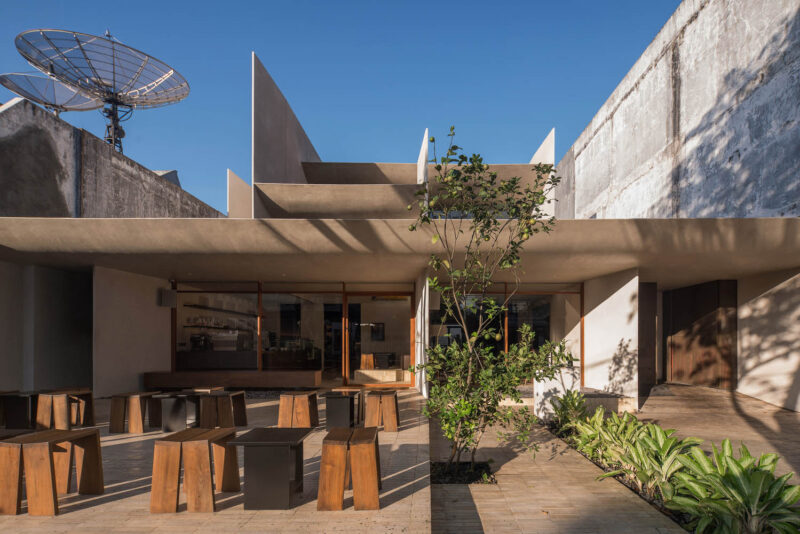 Isso Architects | 530㎡，印尼Locaāhands酒吧餐厅