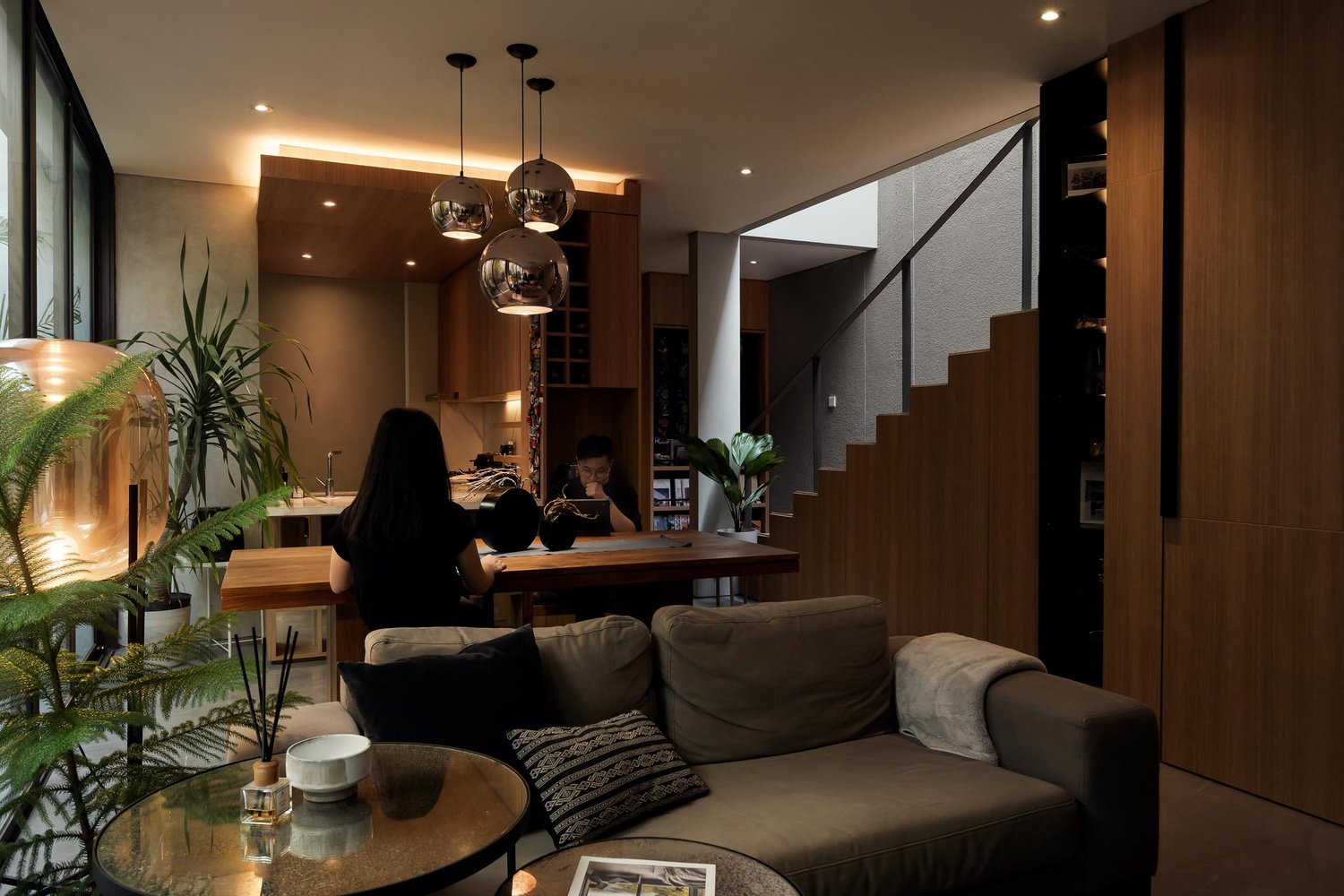 别墅设计,别墅设计案例,TEMAarchitects,印尼,泗水,国外别墅设计案例,别墅装修,庭院别墅,设计师的家