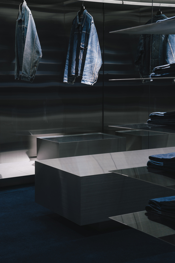 服装店设计,零售店,日本服装店设计,零售店设计,牛仔服装专卖店设计,TEKI Design,日本,28㎡,复古服装零售店