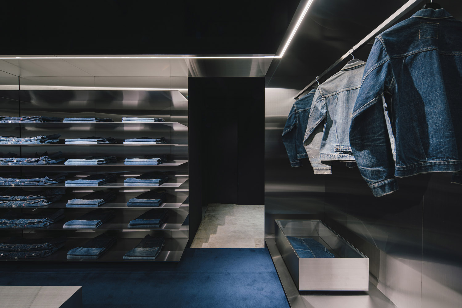 服装店设计,零售店,日本服装店设计,零售店设计,牛仔服装专卖店设计,TEKI Design,日本,28㎡,复古服装零售店