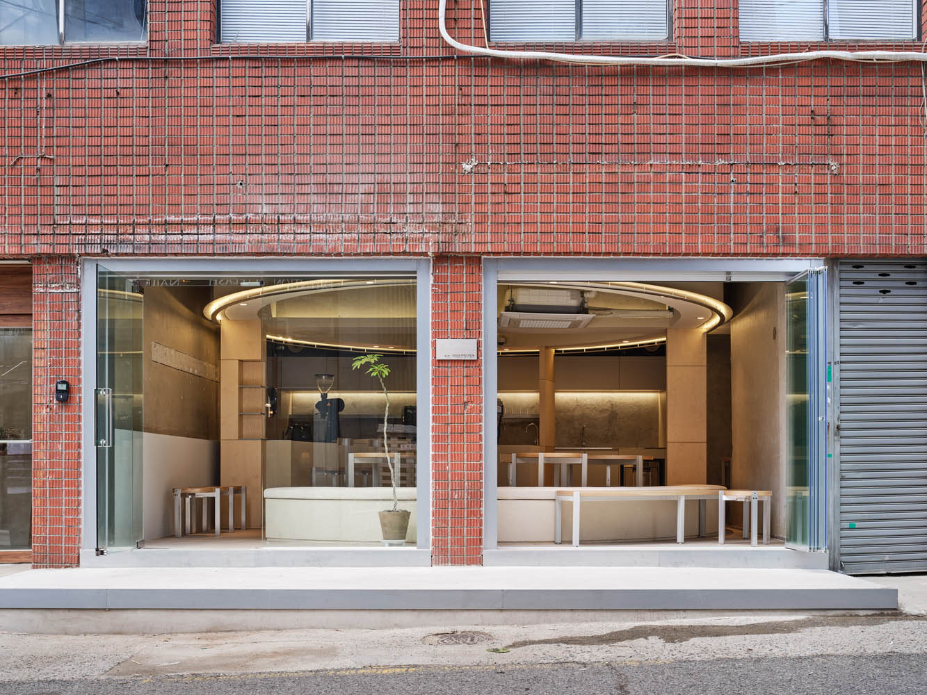 design by 83,咖啡厅设计,咖啡厅设计案例,韩国,45㎡,咖啡店设计,国外咖啡店设计,or whatever Café