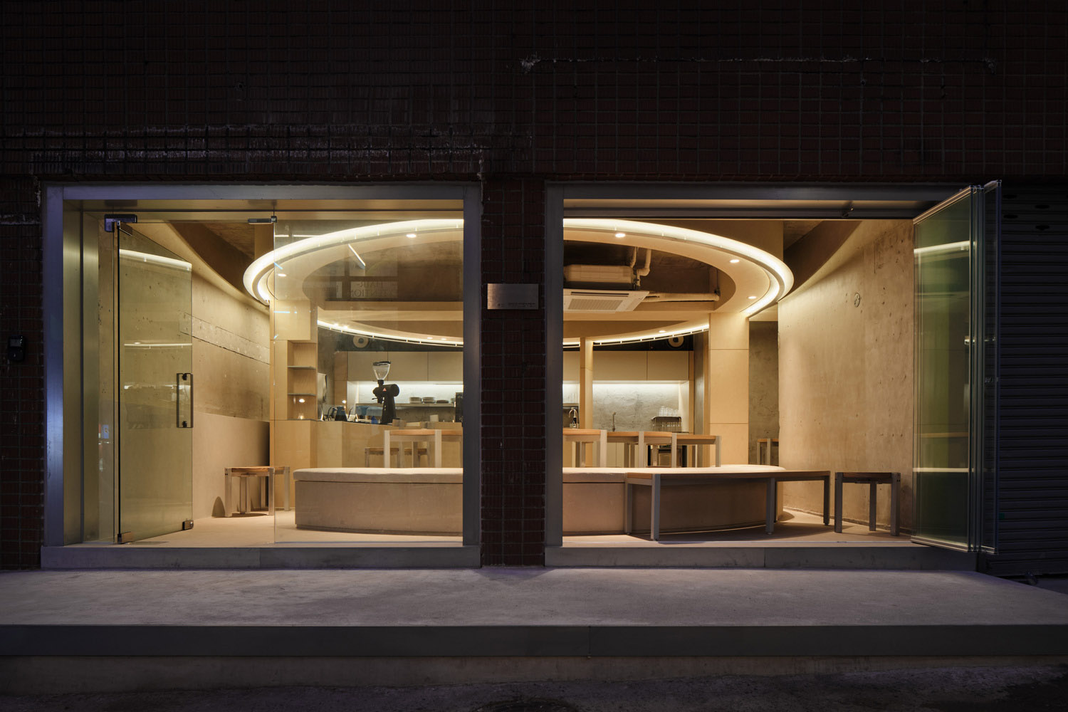 design by 83,咖啡厅设计,咖啡厅设计案例,韩国,45㎡,咖啡店设计,国外咖啡店设计,or whatever Café