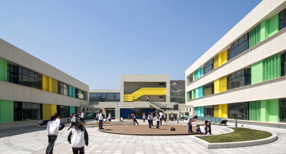 校园设计,学校设计,学校设计案例,学校装修,教学楼设计,中学设计,望海园中学,威海望海园中学,威海,威海中学,清华大学建筑设计研究院,清华大学建筑设计,建筑设计研究院,清华大学