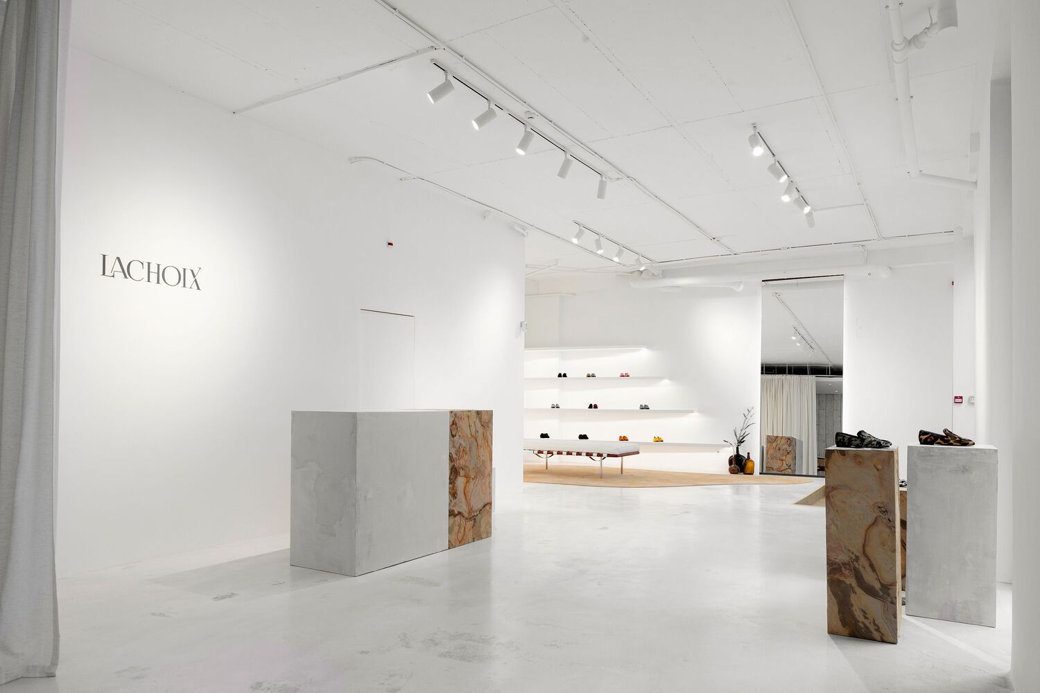 Lachoix Concept Store,服装店设计,国外服装店,服装精品店,Atelier Holcnerova,葡萄牙,里斯本,Lachoix 服装概念店,女装店设计,女装店设计案例