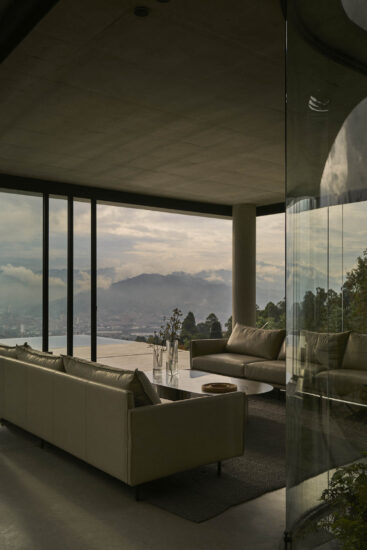 5 Sólidos〡哥伦比亚清水混凝土极简风格别墅