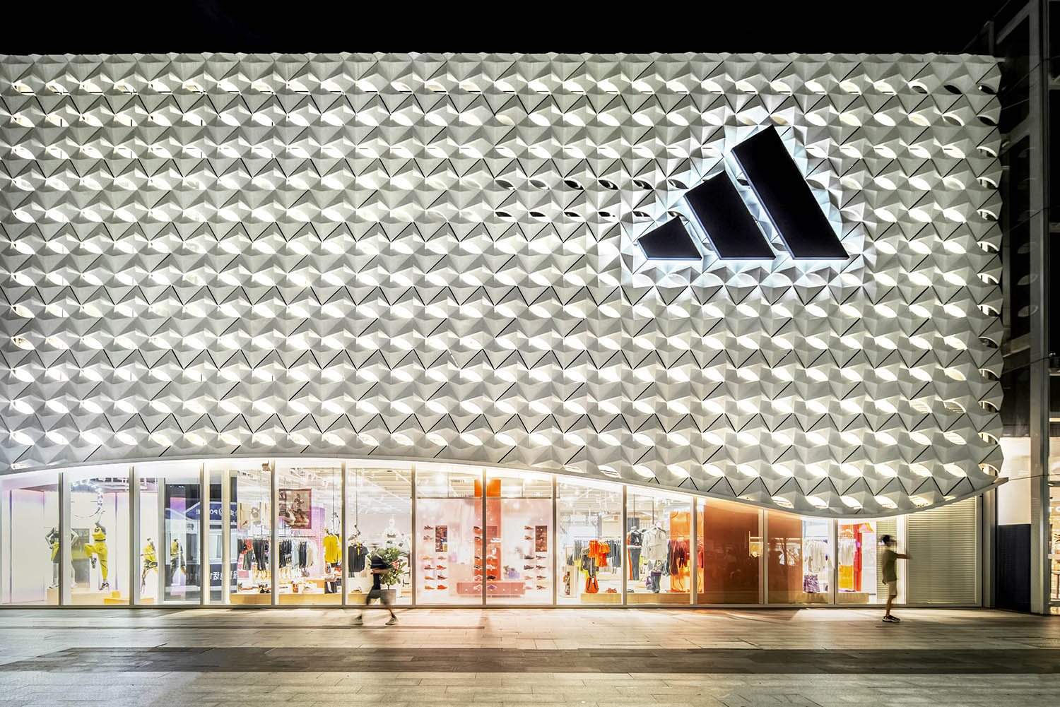 零售店设计,商店设计,鞋店设计,零售店设计案例,深圳零售店设计,阿迪达斯店铺设计,阿迪达斯品牌中心,Coco Park阿迪达斯,荷兰Storeage零售设计事务所,Storeage零售设计事务所,Storeage