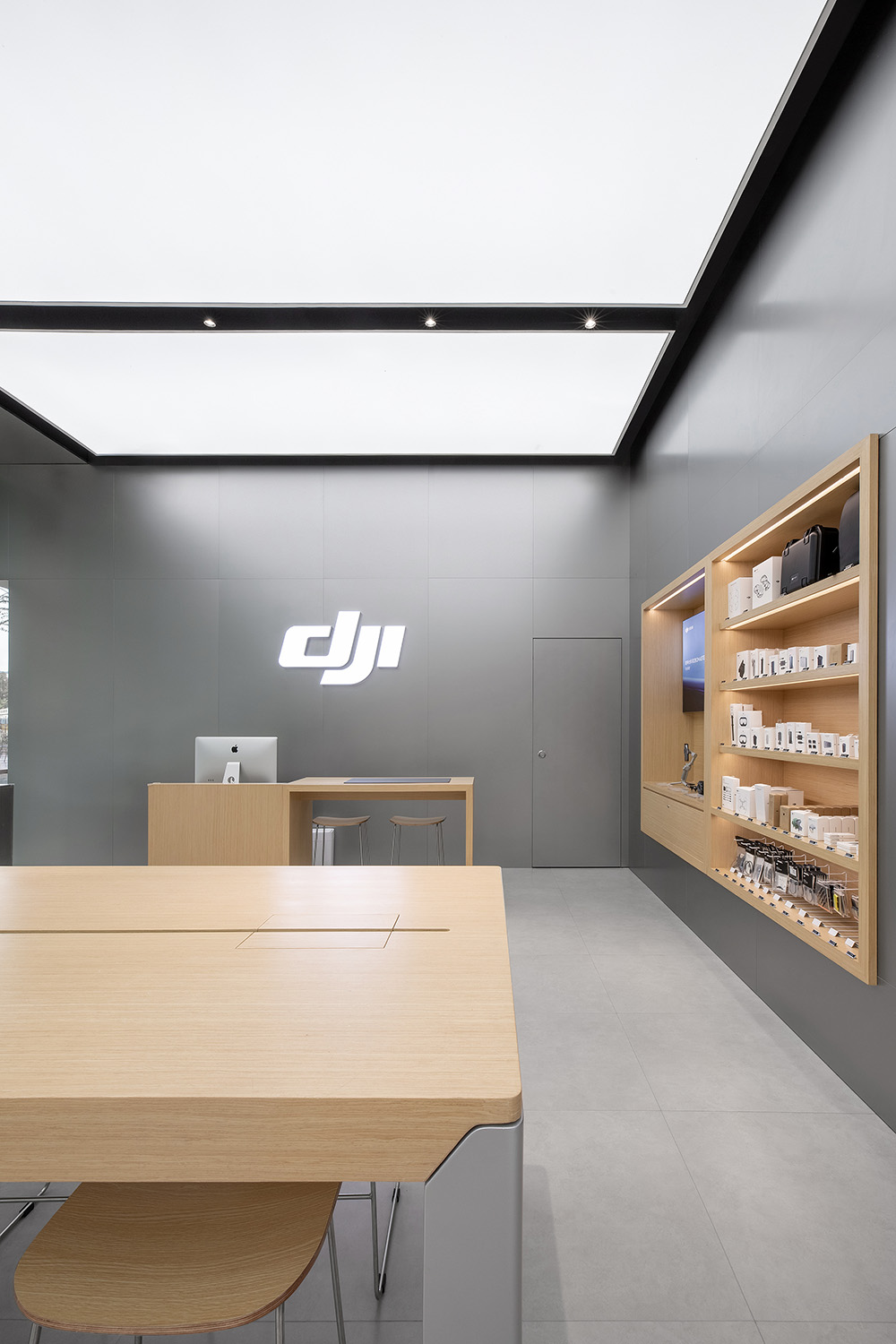 零售店设计,电子产品零售店设计,大疆零售店设计,大疆零售店,零售店设计案例,深圳大疆零售店,DJI,HASSELBLAD,深圳HASSELBLAD,深圳DJI,大疆哈苏概念店,概念店设计,E Studio,壹所设计工作室,壹所设计