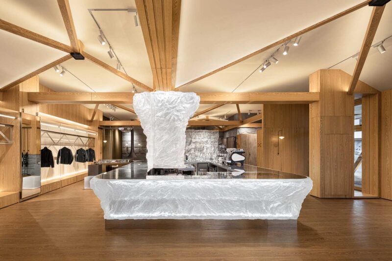 尚洋艺术 | 始祖鸟吉林北大湖店：雪地篝火，冒险永恒