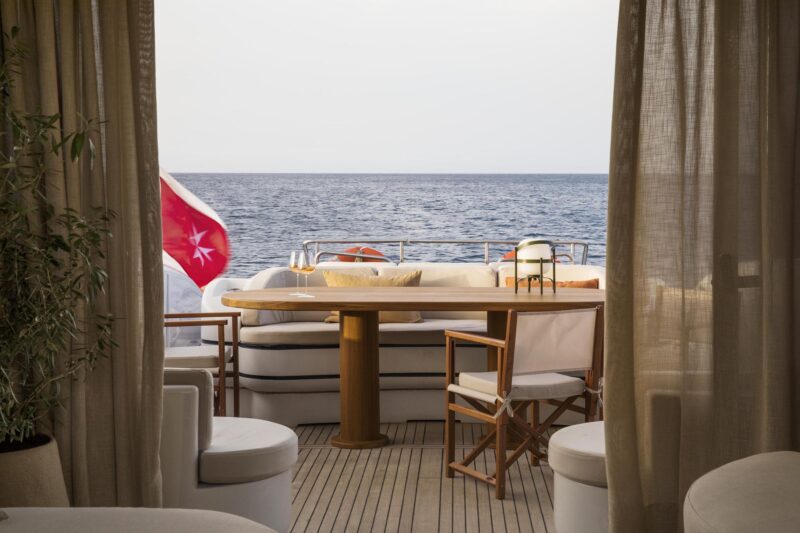 Febrero Studio | 西班牙马德里豪华游艇内饰升级改造