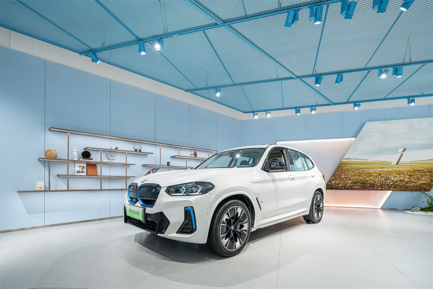 宝马汽车展厅,成都宝马汽车展厅,BMW i展厅,成都BMW i展厅,成都展厅设计,汽车展厅设计,展厅设计案例,体验店设计,汽车体验店设计,成都BMW i,极氪,汽车销售店设计,上海,SODA Architects