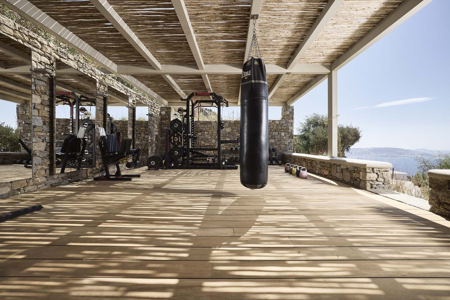 别墅设计,别墅设计案例,Nikos Adrianopoulos Architecture,希腊,国外别墅设计案例,别墅装修,住宅设计,爱琴海度假别墅,微水泥,820㎡,海景别墅,米科诺斯岛