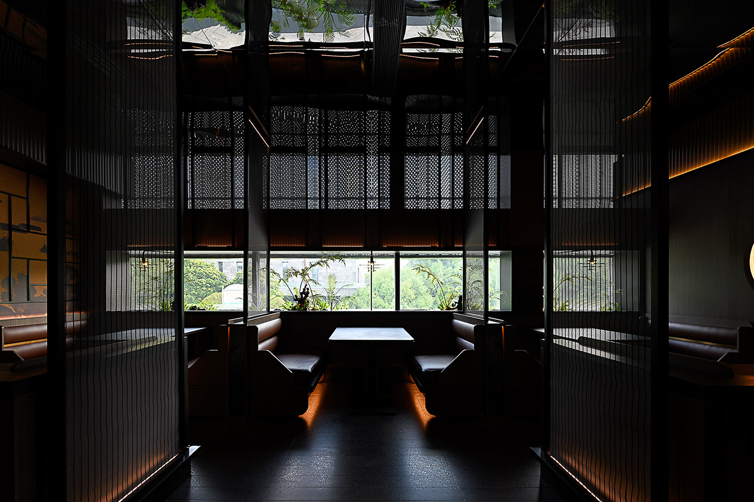餐厅设计,日料餐厅设计,日式铁板烧餐厅设计,餐厅设计案例,上鼎·精致铁板料理,徐州上鼎铁板烧,徐州,徐州餐厅设计,花生联盟设计