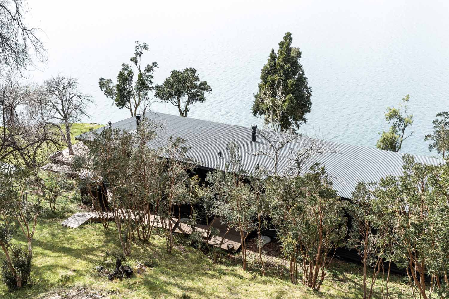 别墅设计,别墅设计案例,blaq arquitectos,智利,国外别墅设计案例,别墅装修,住宅设计,湖景别墅,平层别墅,140㎡