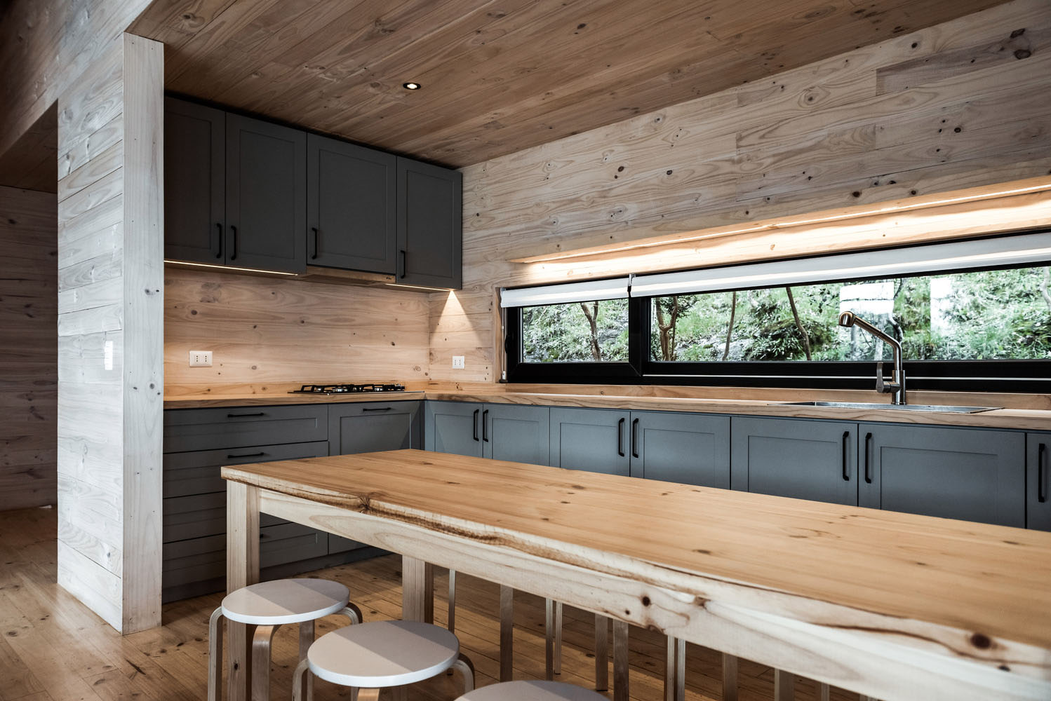 别墅设计,别墅设计案例,blaq arquitectos,智利,国外别墅设计案例,别墅装修,住宅设计,湖景别墅,平层别墅,140㎡