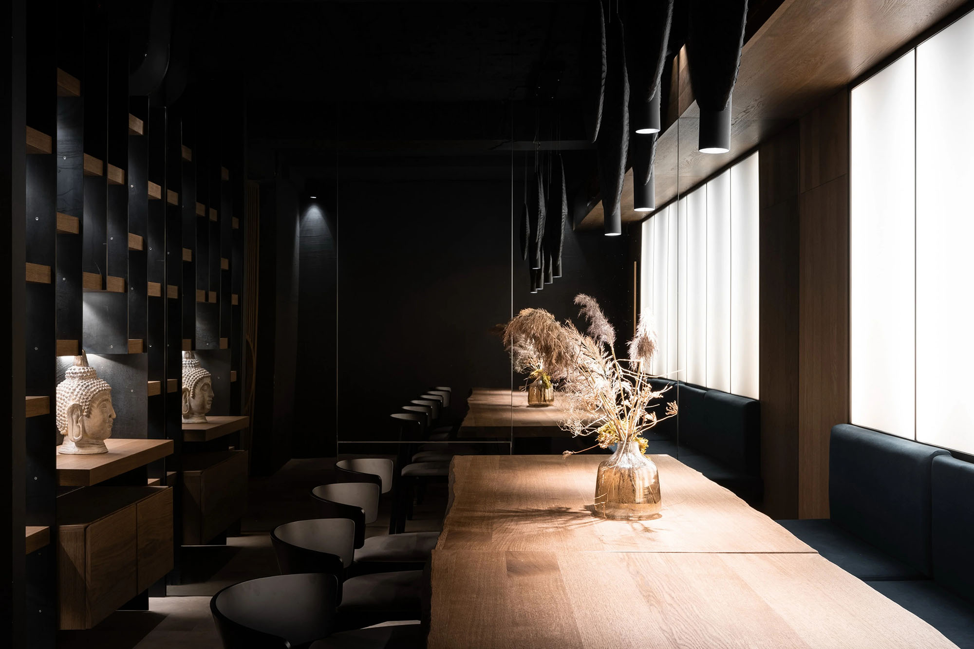 餐厅设计,国外酒吧设计,酒吧设计案例,摩尔多瓦,Momo Asian Bar,亚洲酒吧