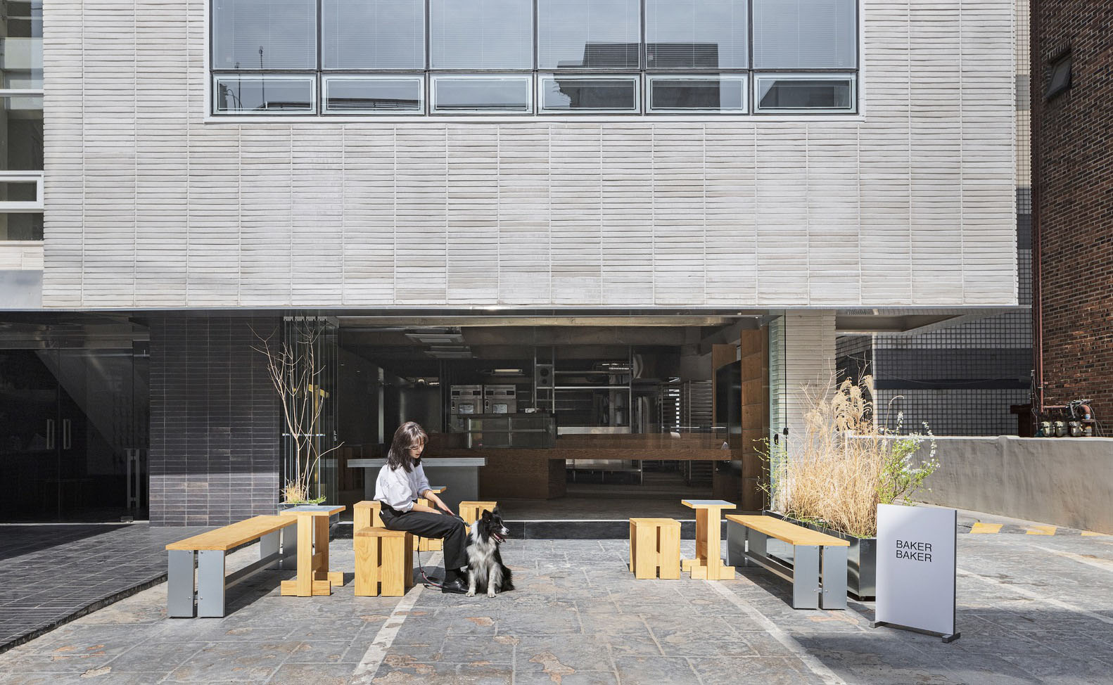 oftn studio,首尔,咖啡厅设计案例,咖啡厅装修,Baker Baker面包店,极简风格咖啡厅,咖啡厅设计方案,面包店设计