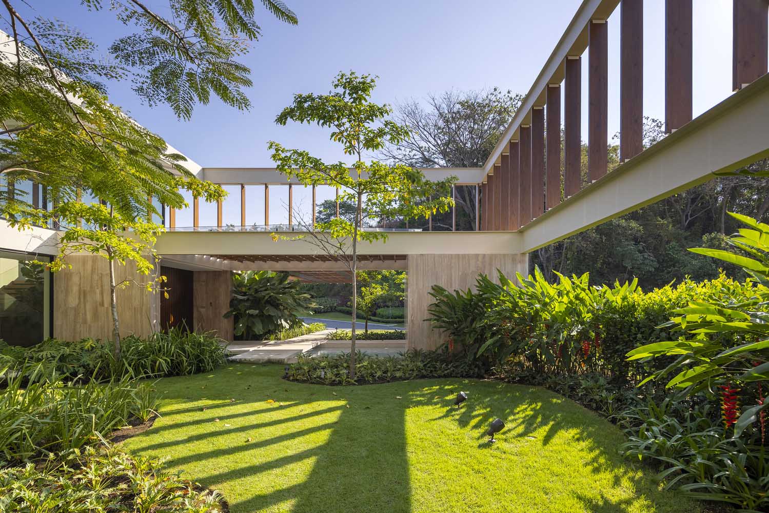 别墅设计,极简风格别墅设计,Garnier Arquitectos,国外别墅设计案例,哥斯达黎加,开放式别墅,极简风格别墅,800㎡,庭院别墅