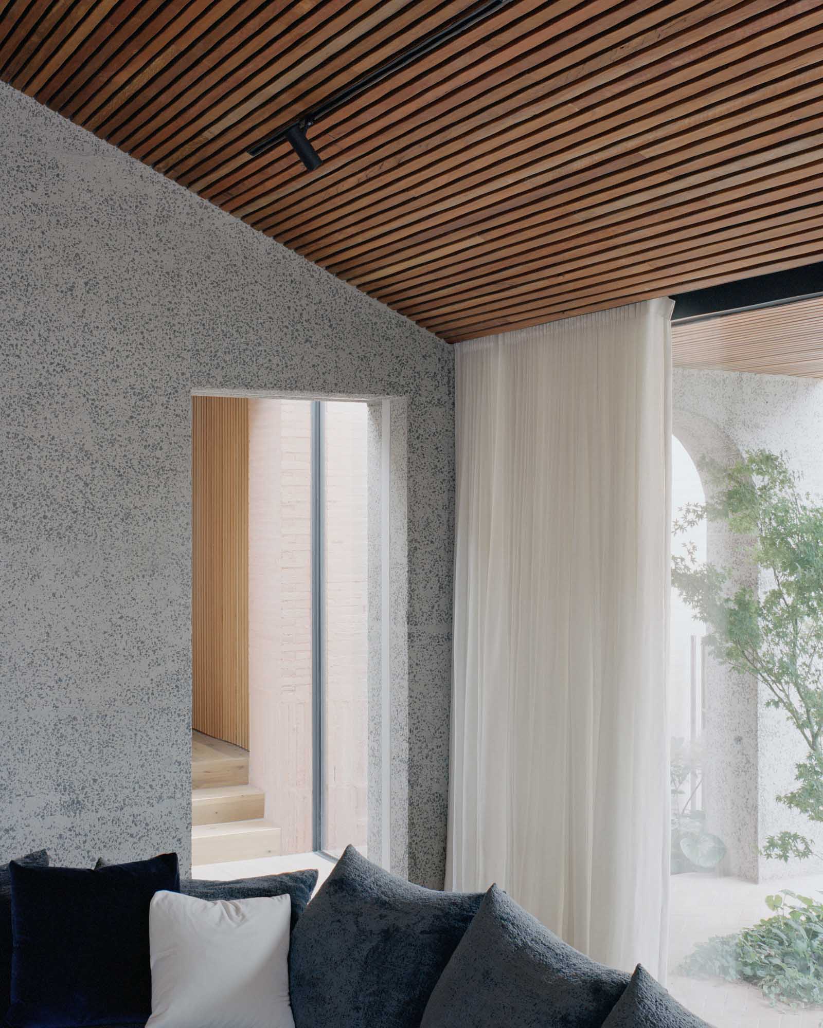 别墅设计,原木色别墅设计,Pandolfini Architects,国外别墅设计案例,澳大利亚,墨尔本,极简风格别墅,800㎡,庭院别墅