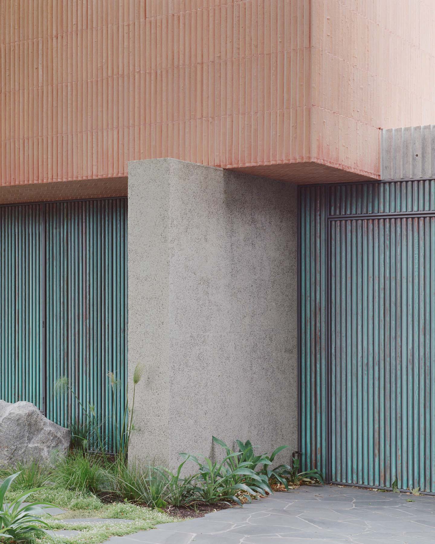 别墅设计,原木色别墅设计,Pandolfini Architects,国外别墅设计案例,澳大利亚,墨尔本,极简风格别墅,800㎡,庭院别墅