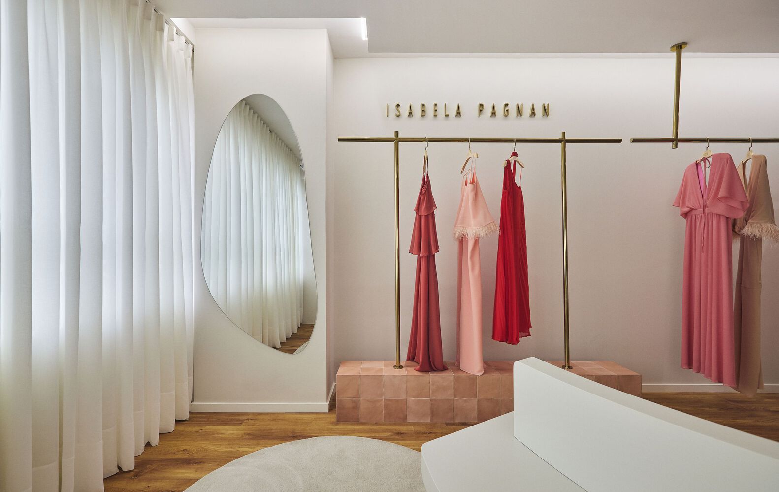 零售店设计,APB Oficina de Projetos,女装店设计,服装工作室,零售店设计案例,巴西,38㎡,时尚品牌服装零售店,服装店
