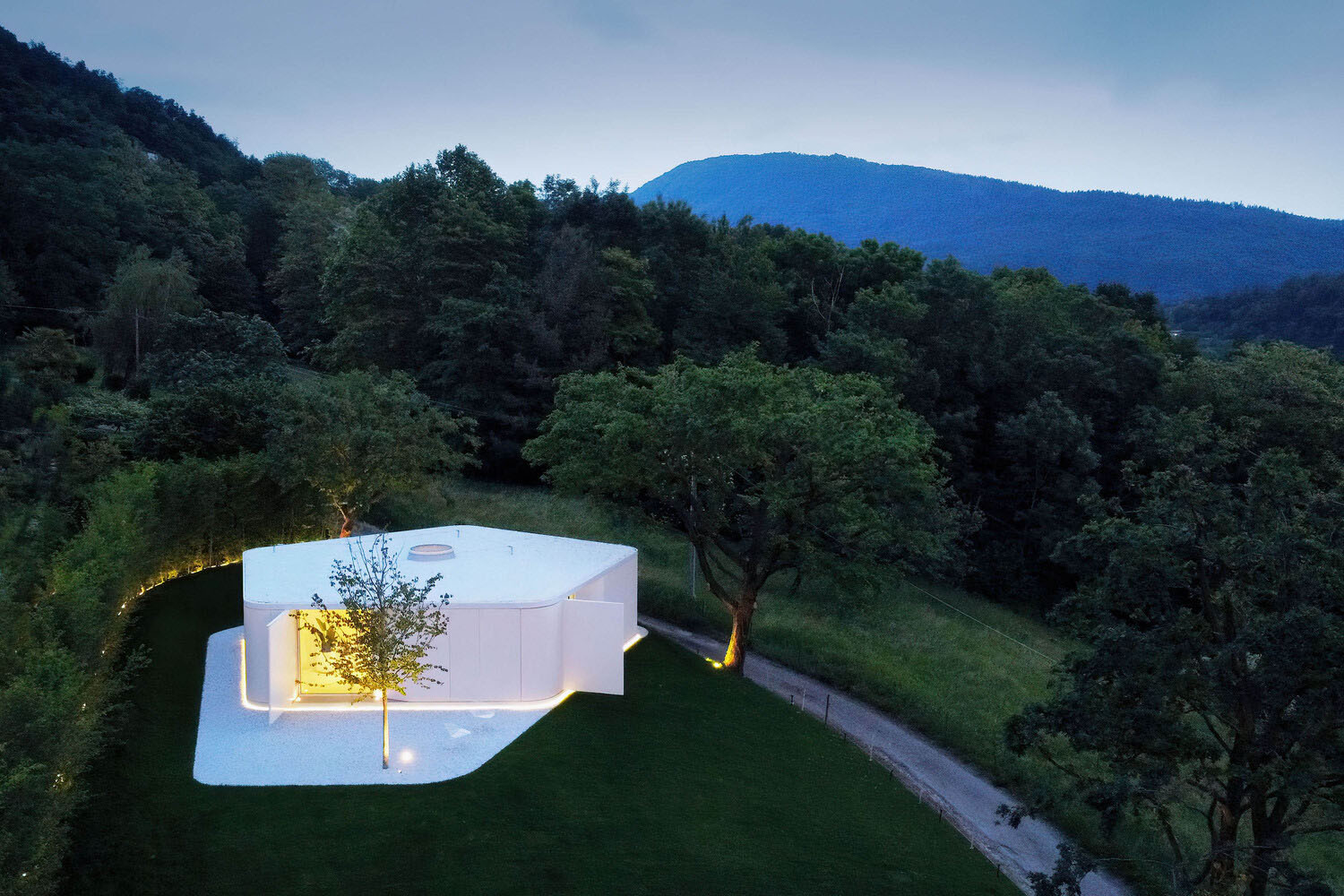 JM Architecture,意大利,住宅设计,国外住宅设计案例,极简风格,度假屋设计,独栋住宅,200㎡,森林度假屋