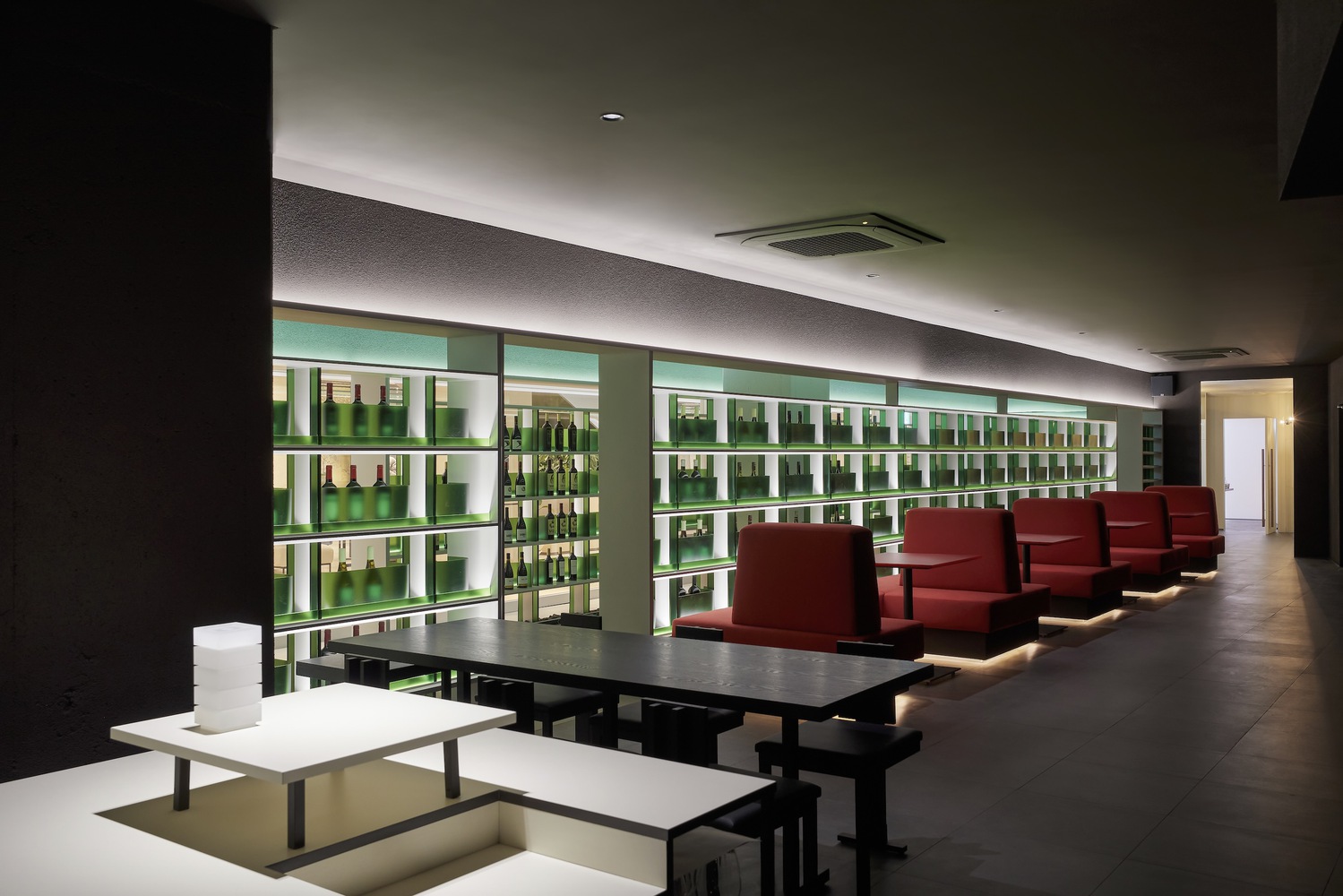 酒吧设计,酒吧设计案例,酒吧设计方案,酒吧装修,Design Studio Maoom,创意酒吧,酒吧餐厅,MOWa酒吧餐厅,680㎡,韩国,首尔