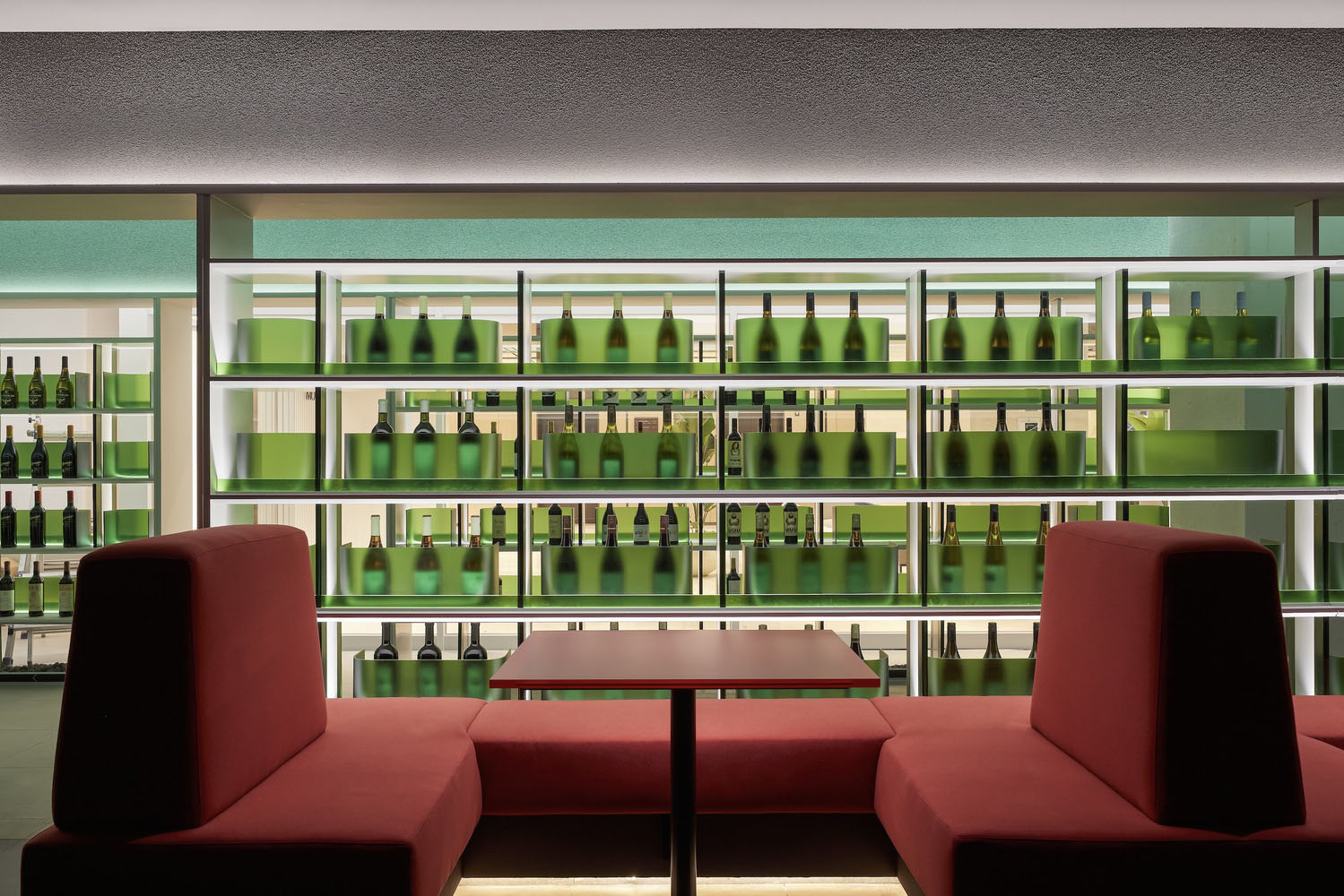 酒吧设计,酒吧设计案例,酒吧设计方案,酒吧装修,Design Studio Maoom,创意酒吧,酒吧餐厅,MOWa酒吧餐厅,680㎡,韩国,首尔