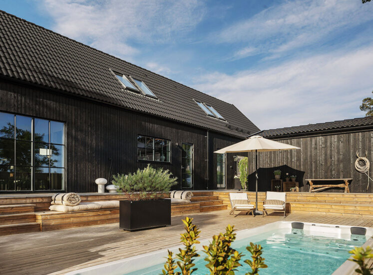 Urbanbyesny | 瑞典黑色谷仓乡村别墅