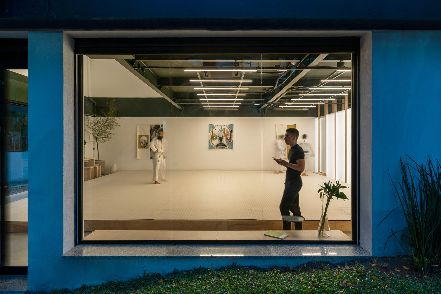 0E1 Arquitetos,健身房设计案例,健身房,柔术学校,250㎡,国外健身房设计,巴西,健身工作室,柔术工作室