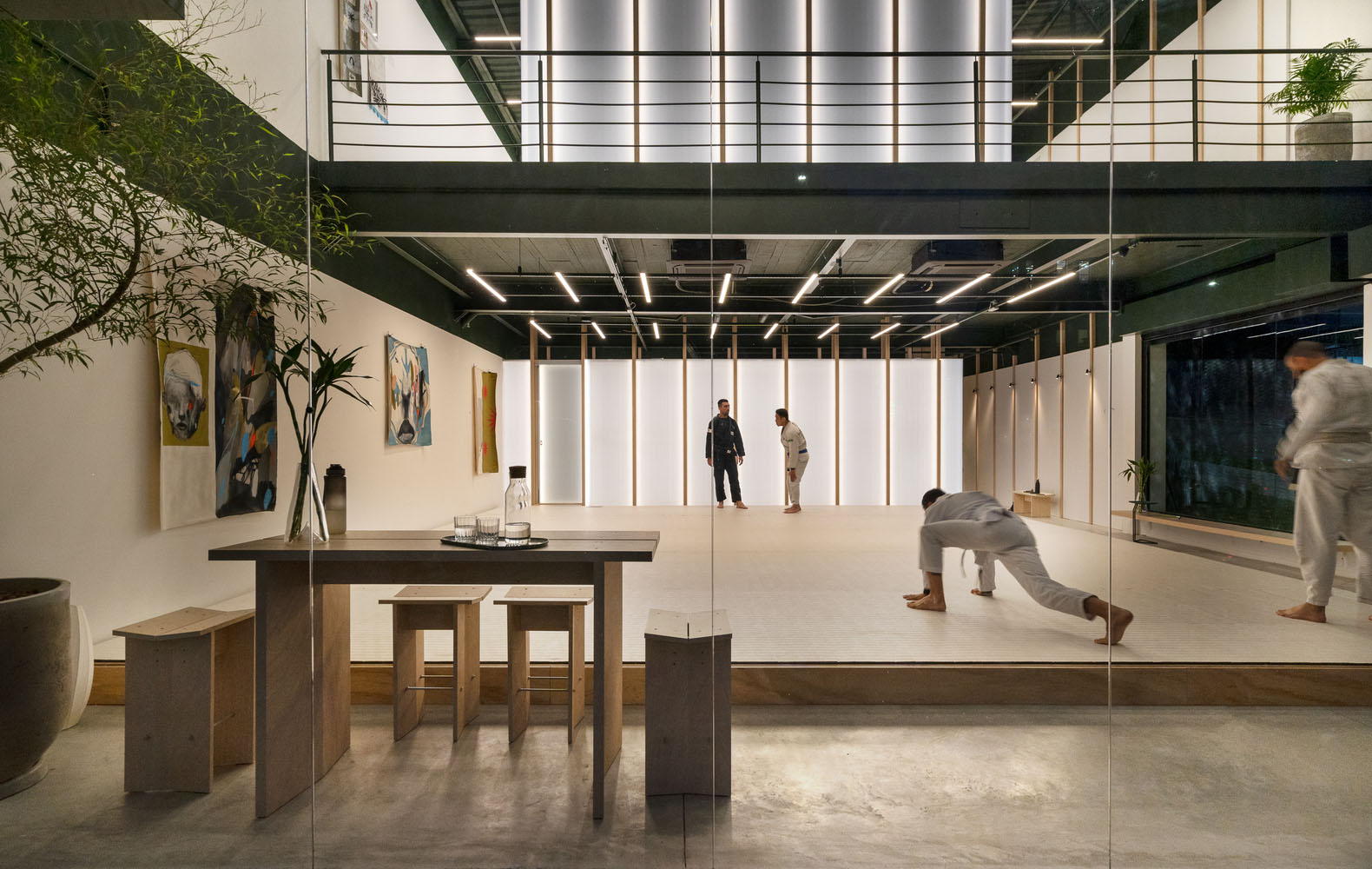 0E1 Arquitetos,健身房设计案例,健身房,柔术学校,250㎡,国外健身房设计,巴西,健身工作室,柔术工作室