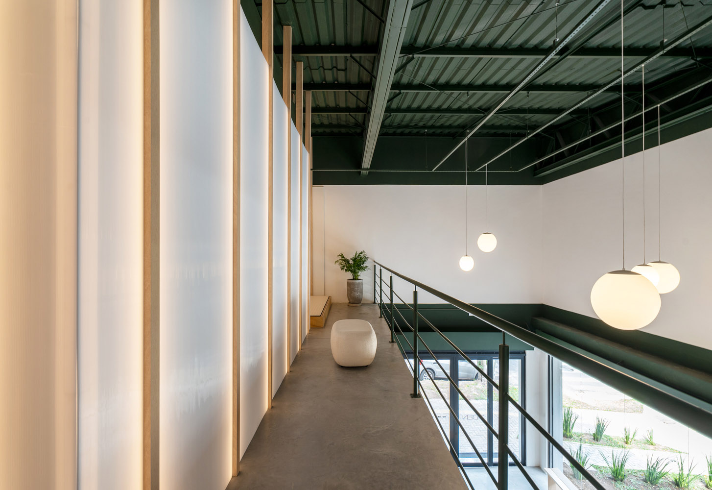 0E1 Arquitetos,健身房设计案例,健身房,柔术学校,250㎡,国外健身房设计,巴西,健身工作室,柔术工作室