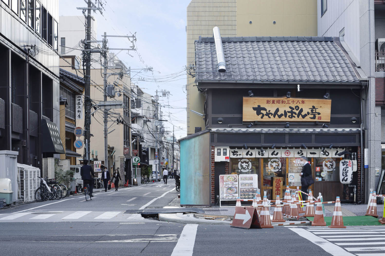 日本,京都,咖啡厅设计案例,极简主义,街边店,10㎡,咖啡厅设计,G architects studio,咖啡店设计